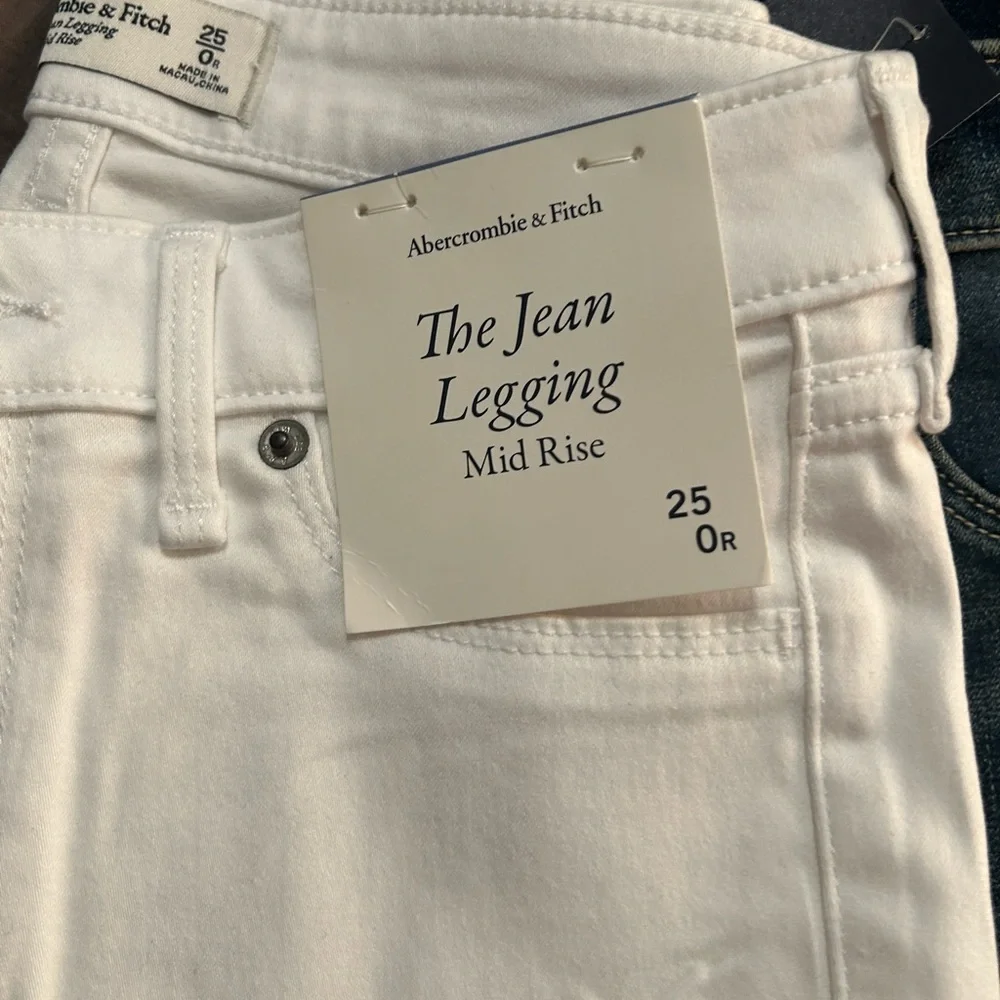 Abercrombie and Fitch 4 pairs Jean Leggings Bundle 25 0 R - Picture 3 of 5